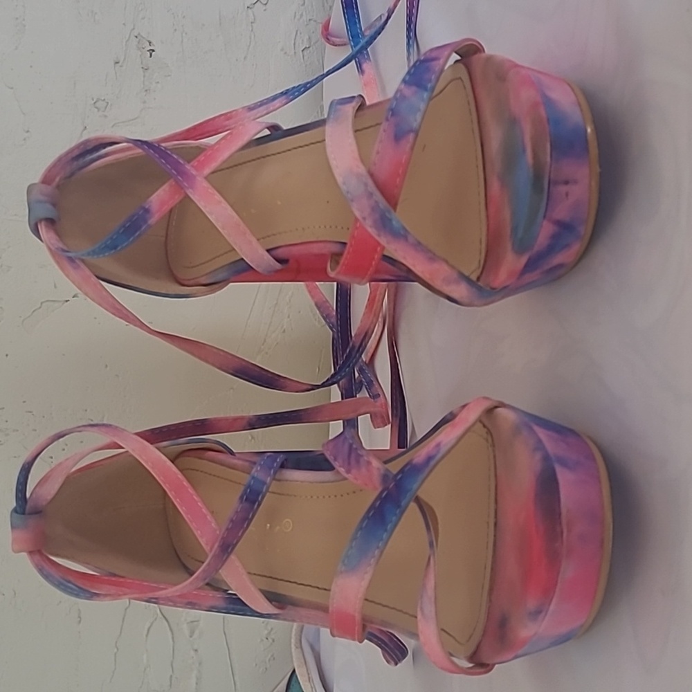 Heels - Picture 5 of 8